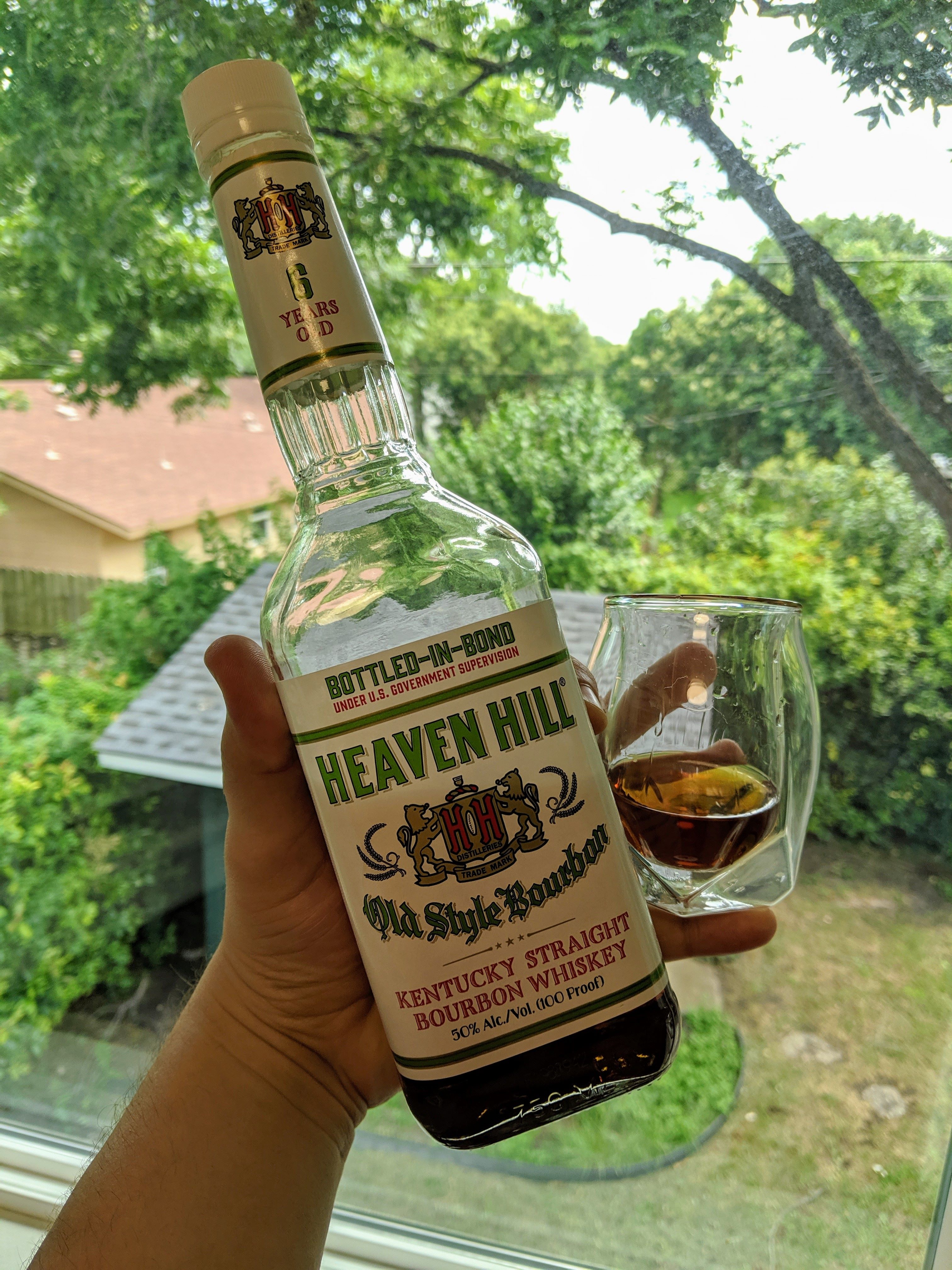 heaven-hill-bottled-in-bond-review-bourbon-liquor-kentucky-straight
